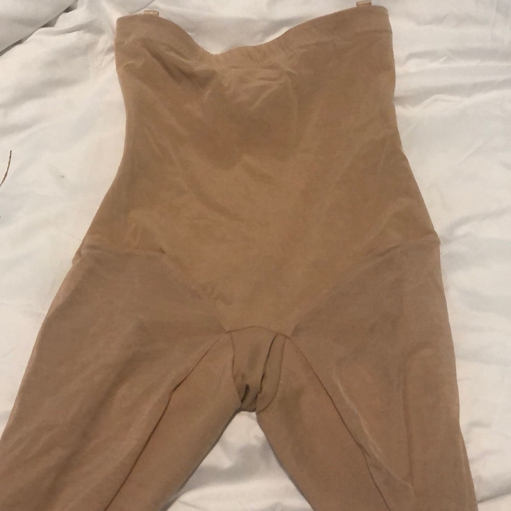 NWT Honeylove Superpower Short Nude